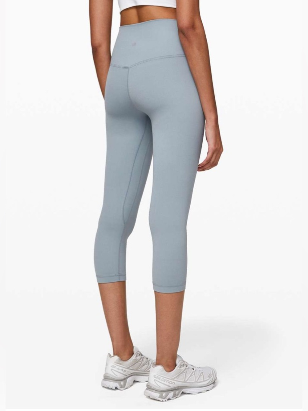 Lululemon Align Crop *21"
Chambray. Size 10. Great condition!